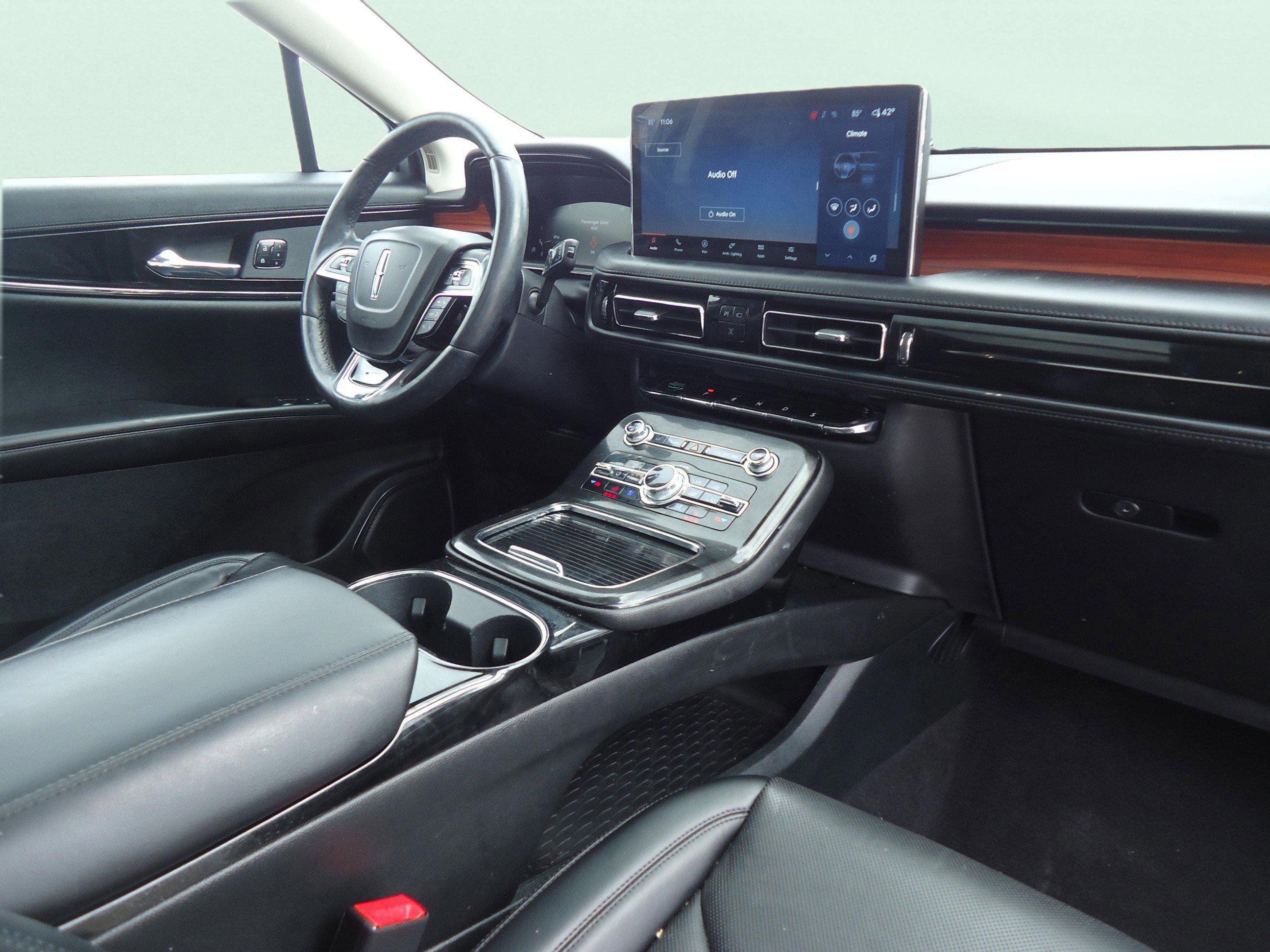 Used 2023 Lincoln Nautilus Reserve image 26