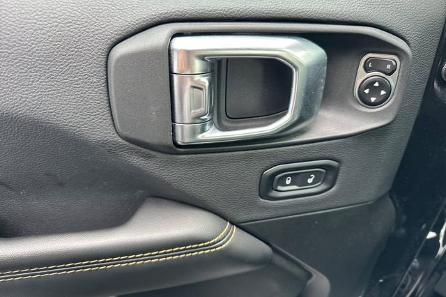 Used 2024 Jeep Wrangler Unlimited Sahara AWD/4WD image 11
