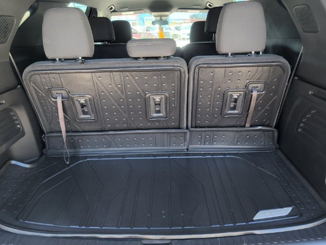 Used 2025 Chevrolet Traverse LT w/ Driver Confidence Package FWD image 29