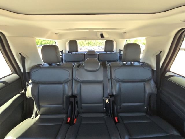 Used 2025 Ford Expedition Active AWD/4WD image 23