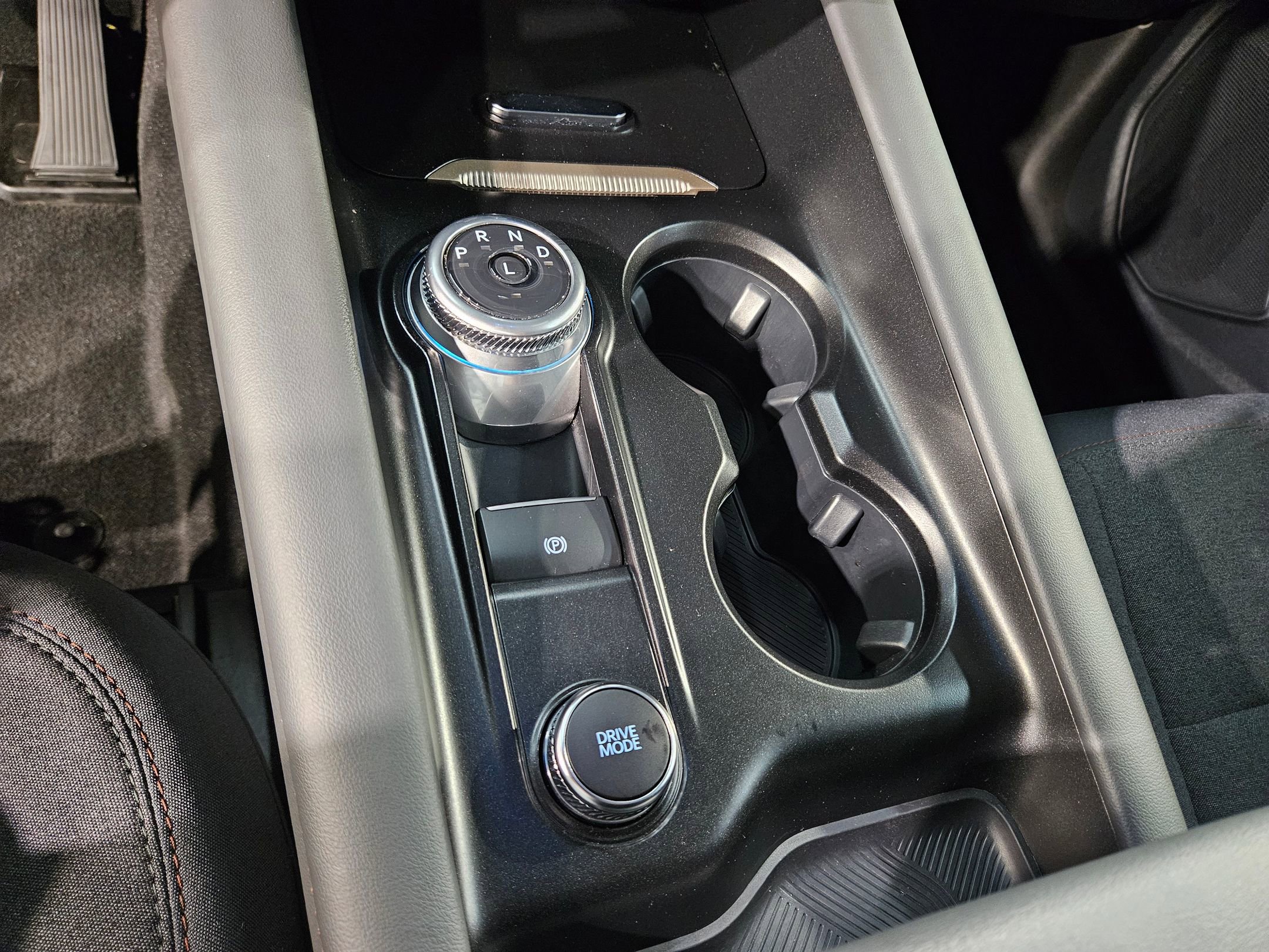 Used 2025 Ford Explorer Active RWD image 33