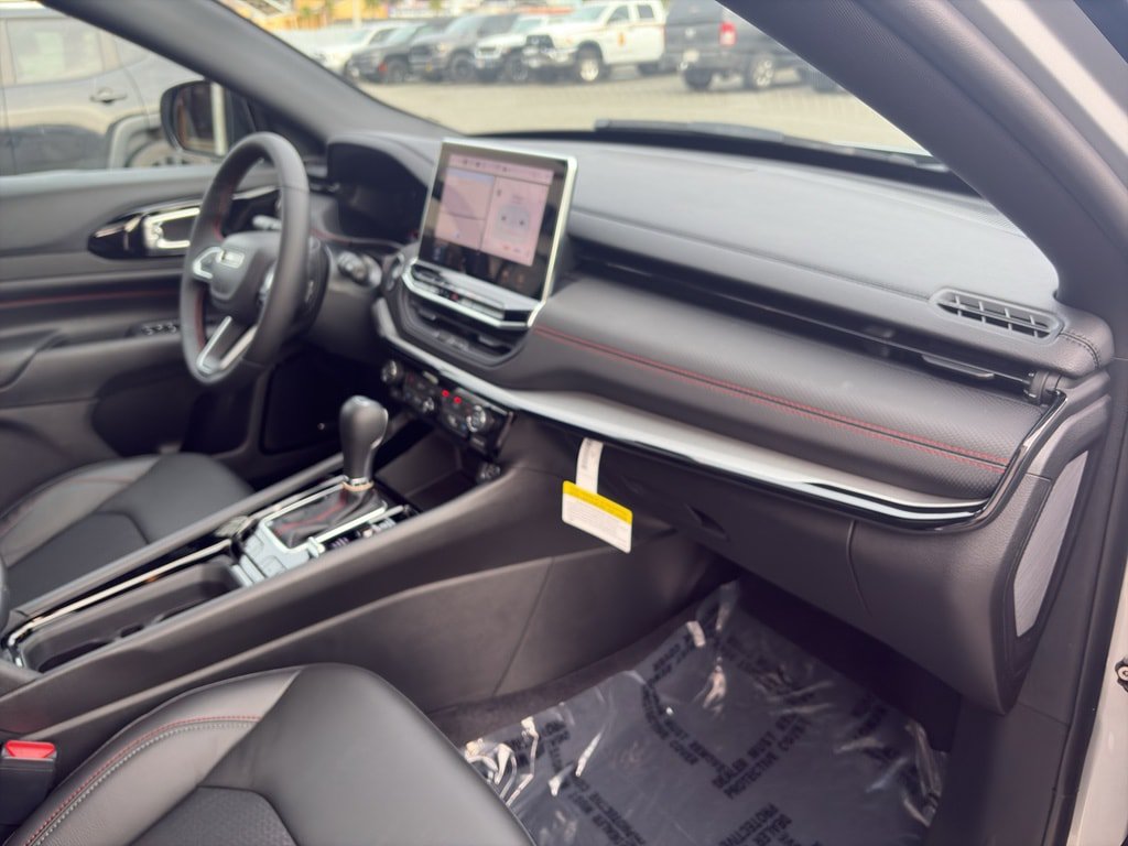 New 2026 Jeep Compass Trailhawk w/ Sun, Sound & Navigation Group AWD/4WD image 30