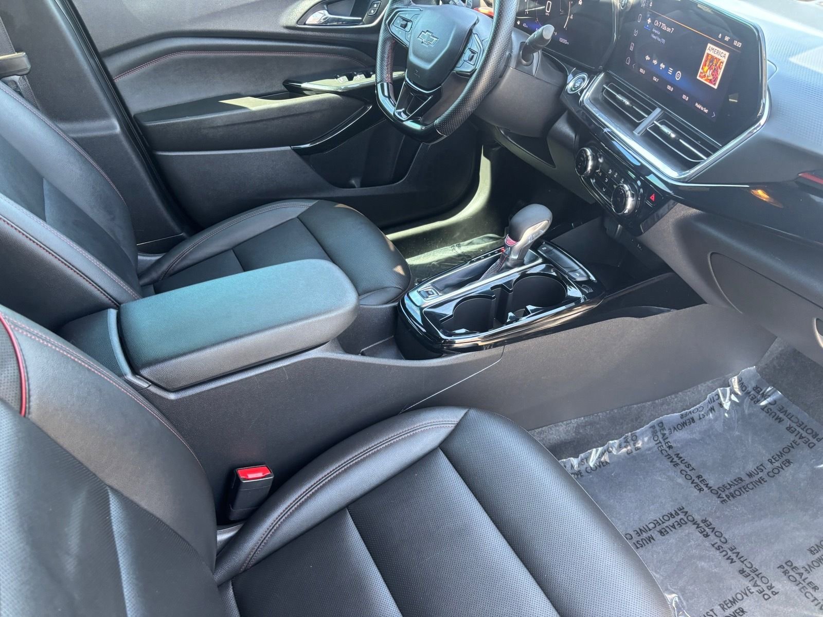 Used 2025 Chevrolet Trax RS w/ Driver Confidence Package image 13