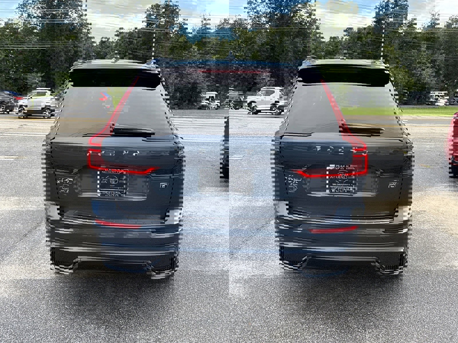 New 2026 Volvo XC60 B5 Plus w/ Protection Package Premier image 4