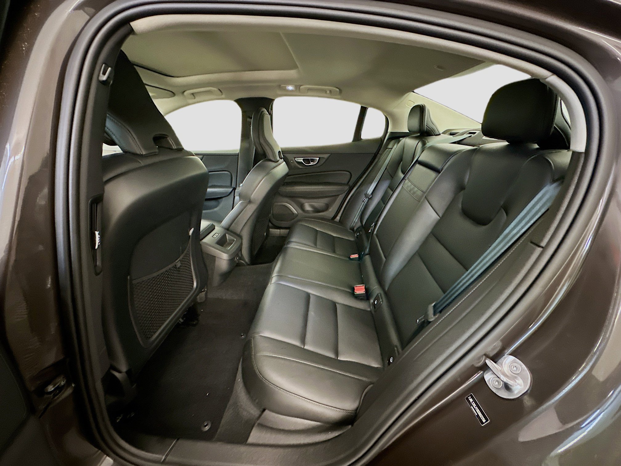 Used 2025 Volvo S60 B5 Core image 30