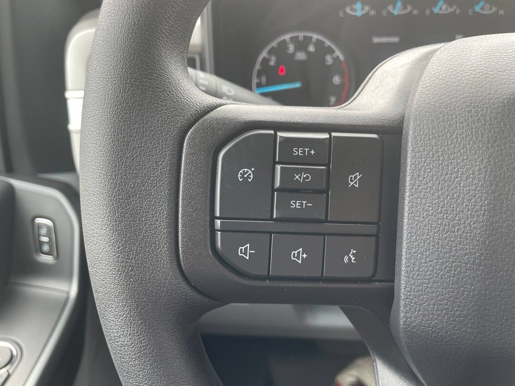 New 2026 Ford F350 XLT w/ FX4 Off-Road Package AWD/4WD image 14