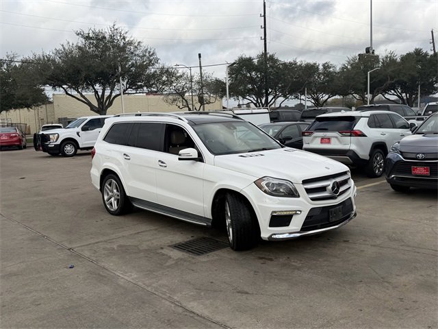 Used 2015 Mercedes-Benz GL 550 4MATIC image 3