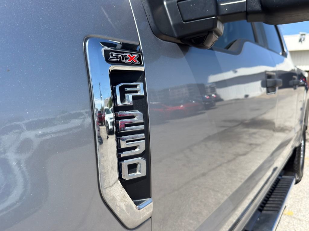 Used 2020 Ford F250 XL w/ STX Appearance Package image 3