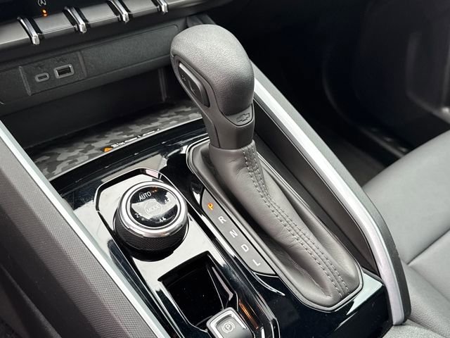 Used 2025 Chevrolet Colorado Trail Boss image 21