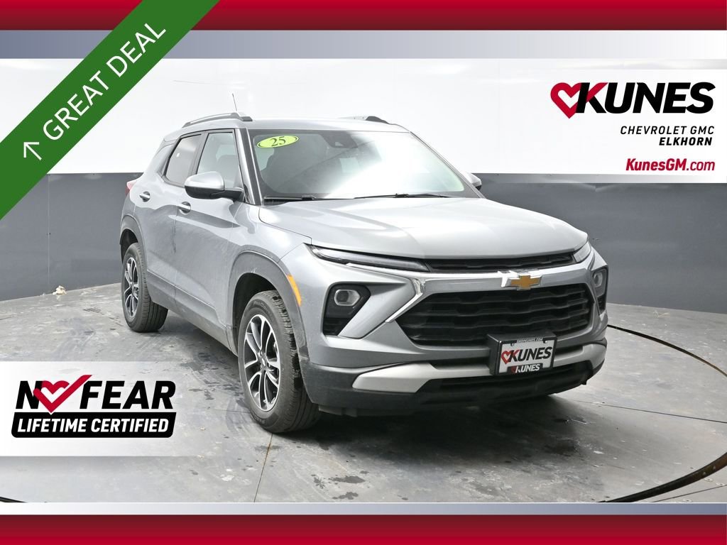 Used 2025 Chevrolet TrailBlazer LT w/ Driver Confidence Package image 1