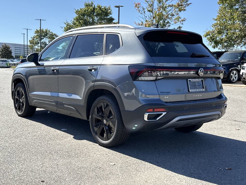 New 2025 Volkswagen Taos SE image 3