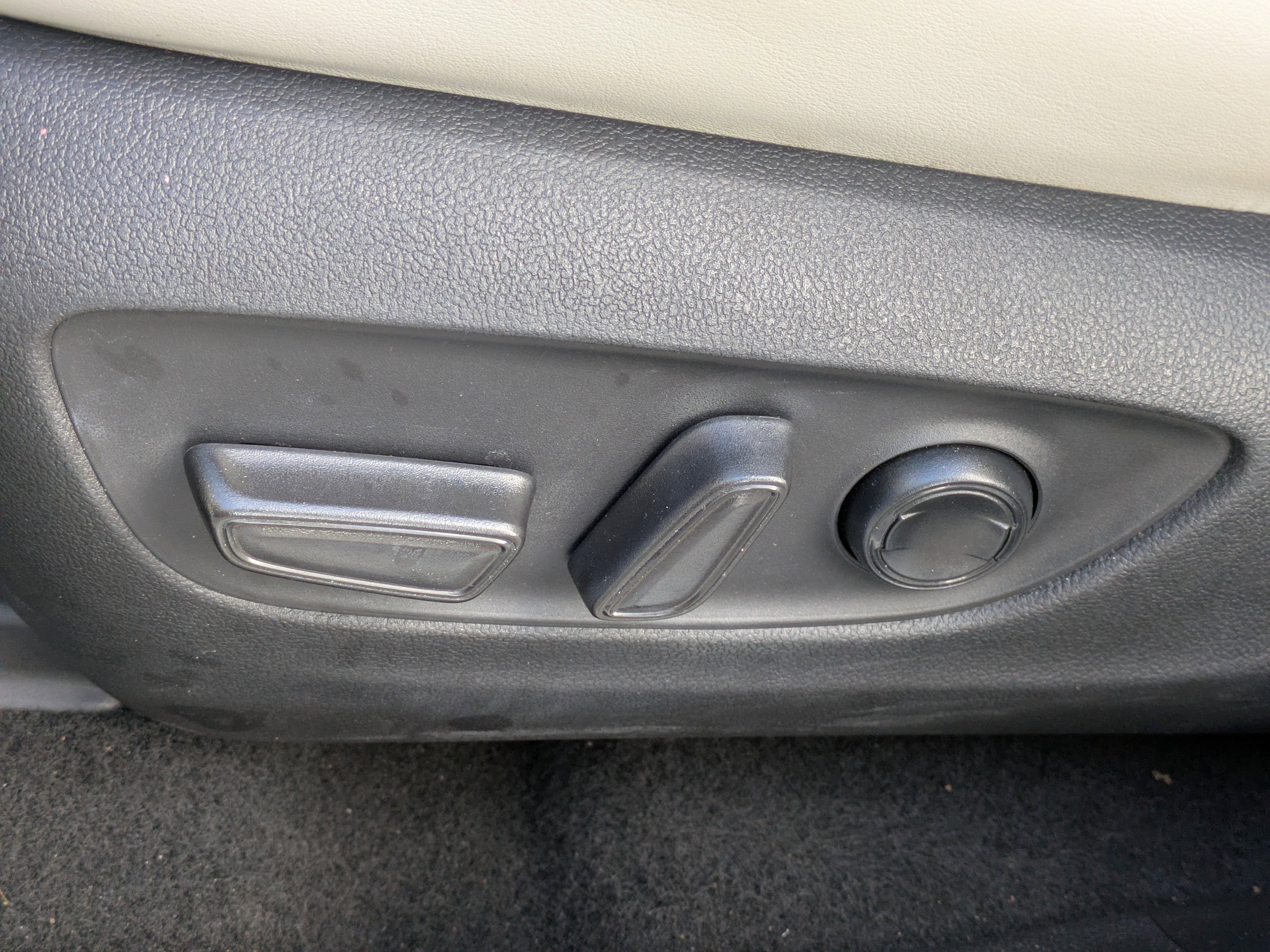 Used 2021 Toyota RAV4 XSE image 18