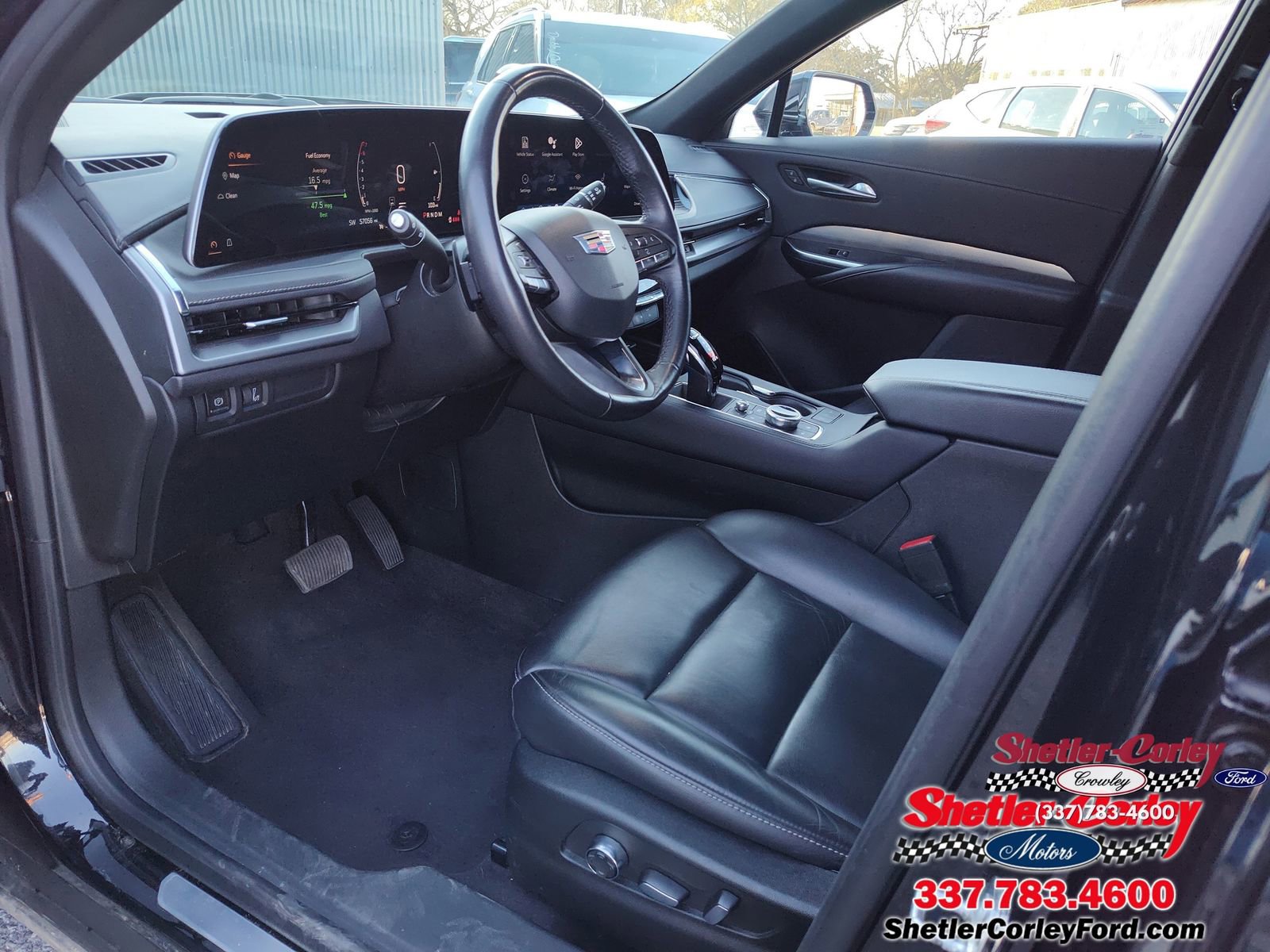 Used 2024 Cadillac XT4 Premium Luxury image 2