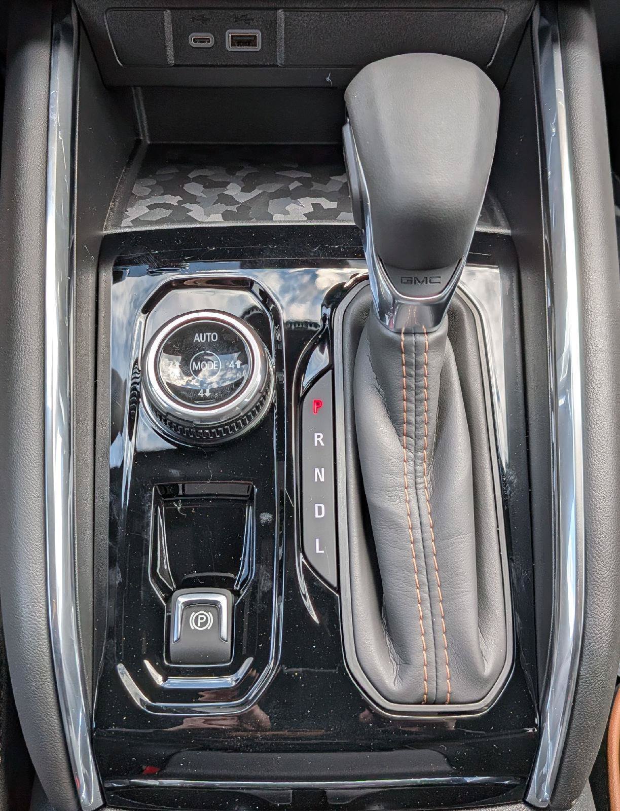 New 2026 GMC Canyon AT4 w/ Technology Plus Package AWD/4WD image 18