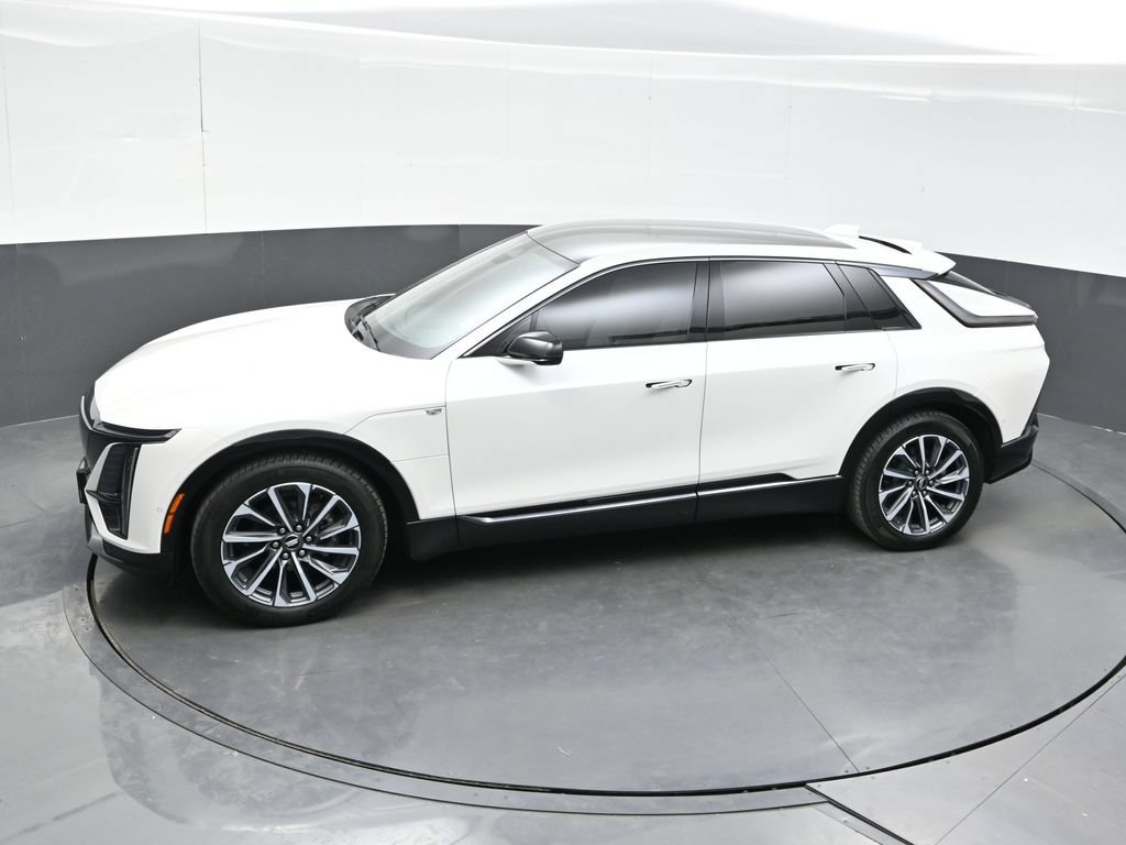 Certified 2024 Cadillac Lyriq Sport AWD/4WD image 31