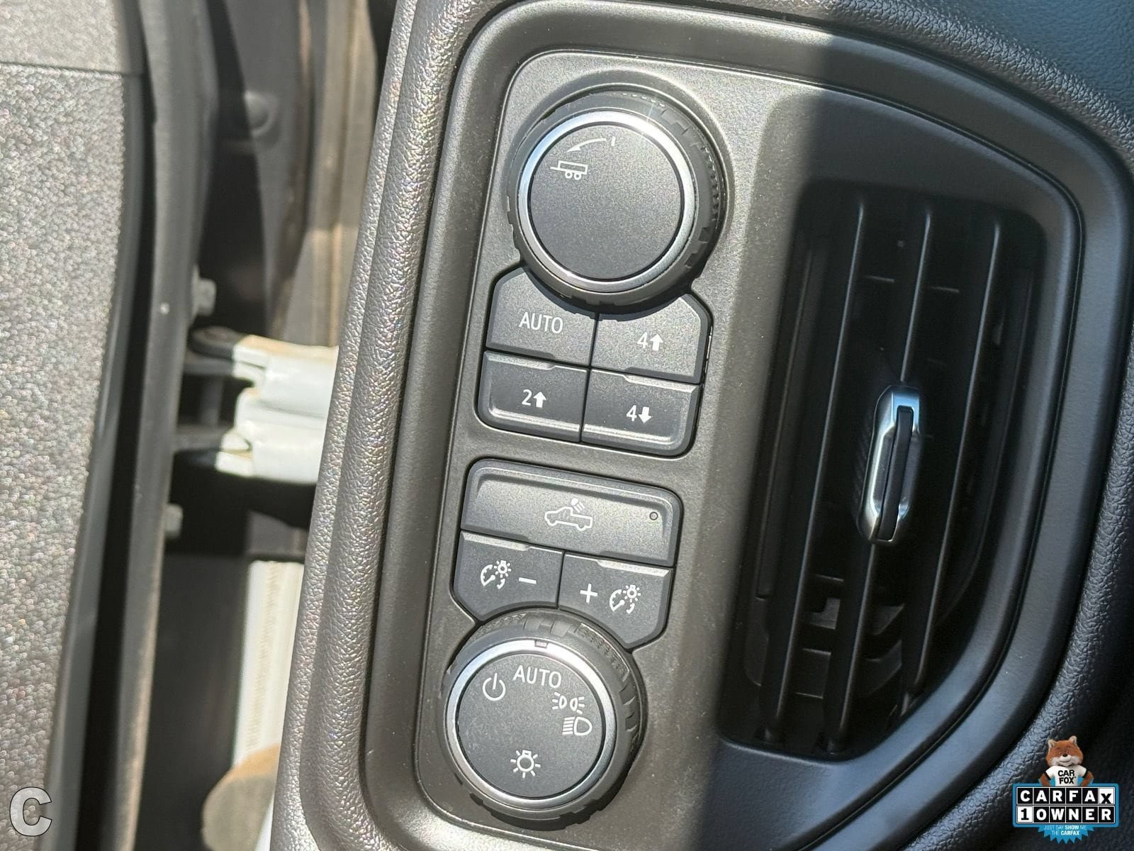 Used 2024 Chevrolet Silverado 1500 Custom Trail Boss AWD/4WD image 33