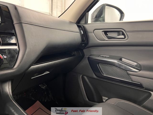 Used 2025 Nissan Pathfinder SV FWD image 45
