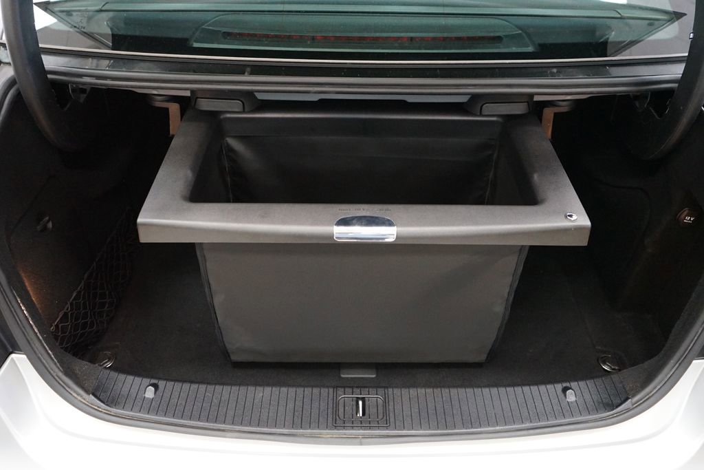 Used 2014 Mercedes-Benz E 350 4MATIC Sedan image 53