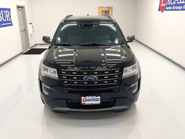 Used 2017 Ford Explorer XLT w/ Equipment Group 202A image 7