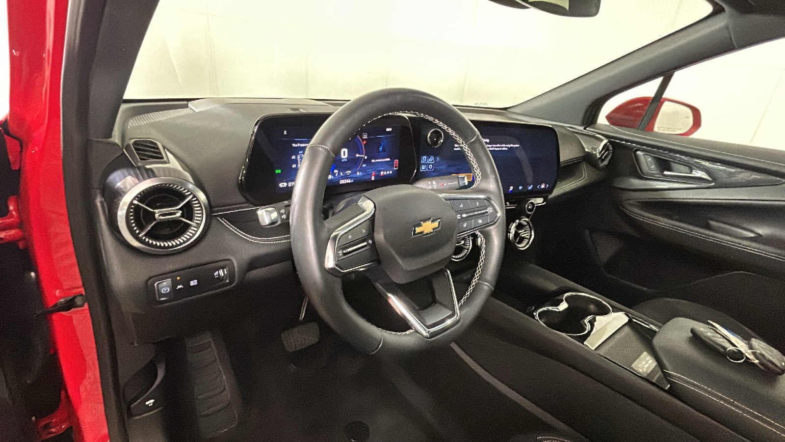 Used 2024 Chevrolet Blazer EV LT AWD/4WD image 17
