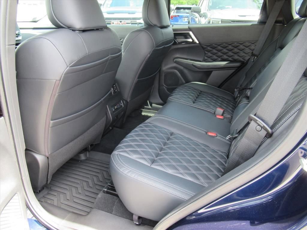 Used 2022 Mitsubishi Outlander SEL FWD image 32