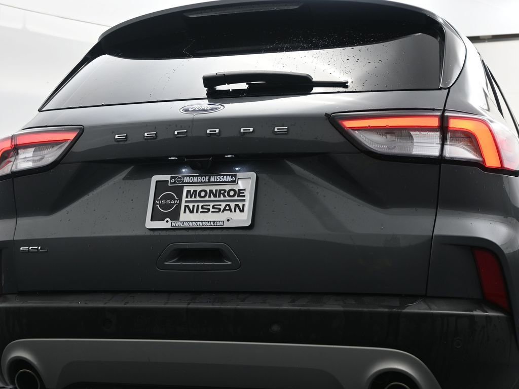Used 2022 Ford Escape SEL image 10