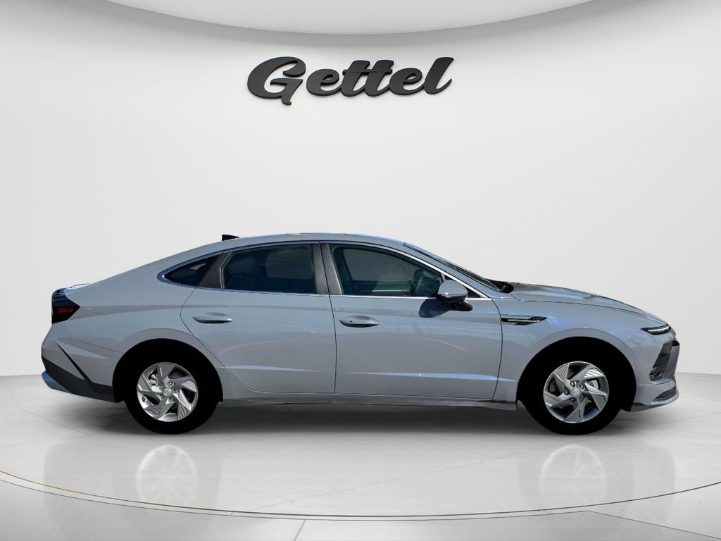 New 2026 Hyundai Sonata SE FWD image 6