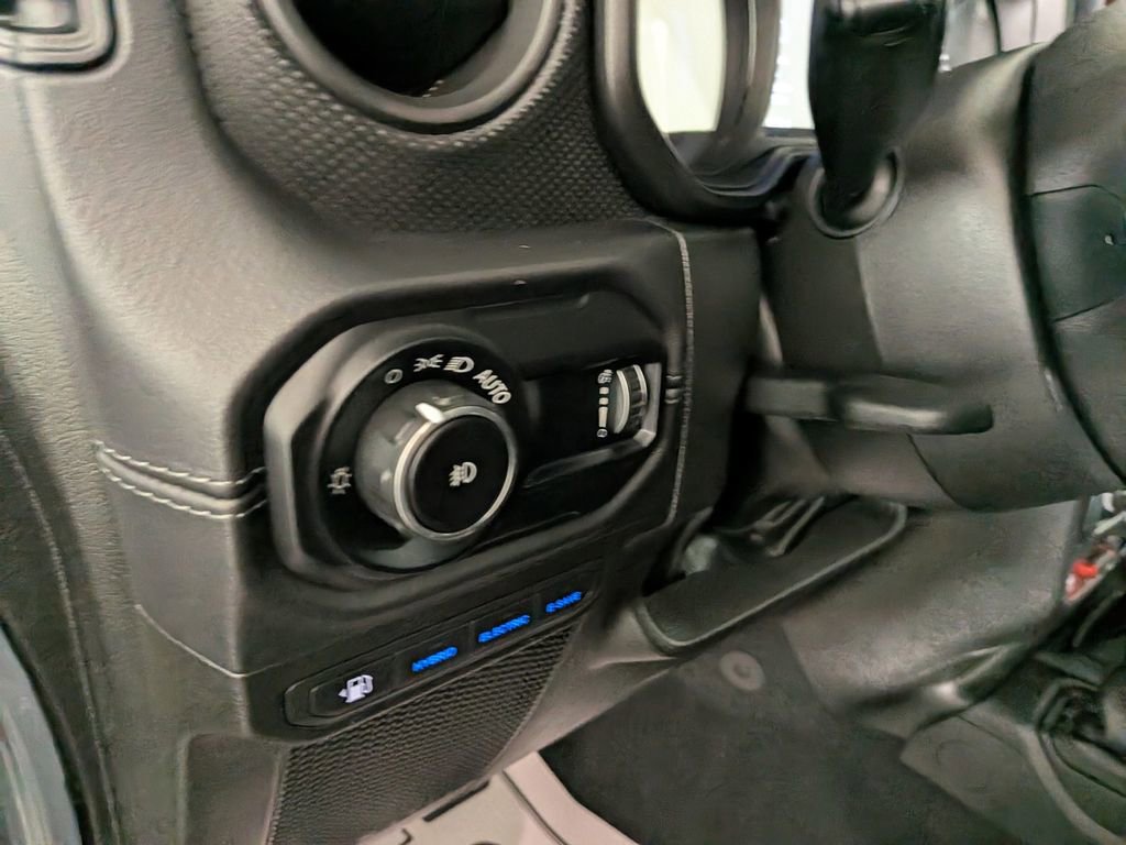 Certified 2025 Jeep Wrangler Unlimited Rubicon 4xe w/ Safety Group image 20