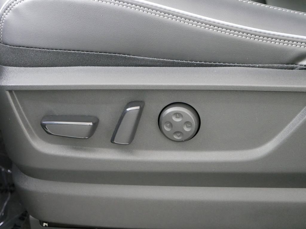 New 2025 INFINITI QX80 Luxe image 14