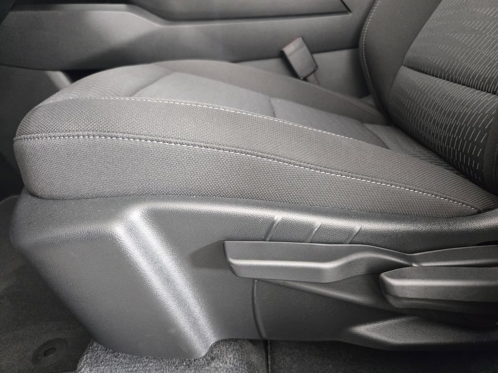 New 2026 Chevrolet Equinox LT w/ Safety and Technology Package FWD image 25
