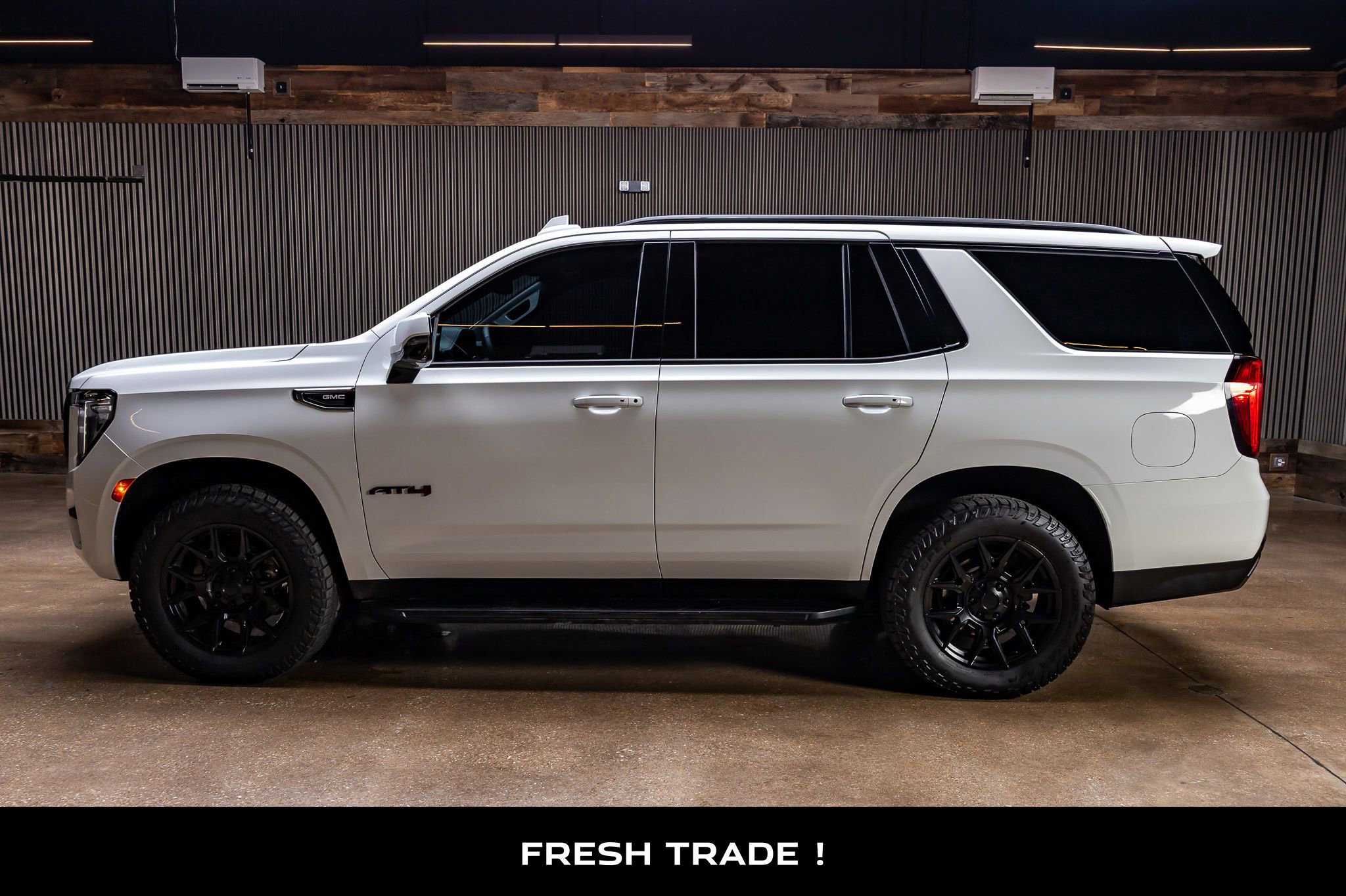 Used 2021 GMC Yukon AT4 w/ Rear Media and Nav Package AWD/4WD image 5