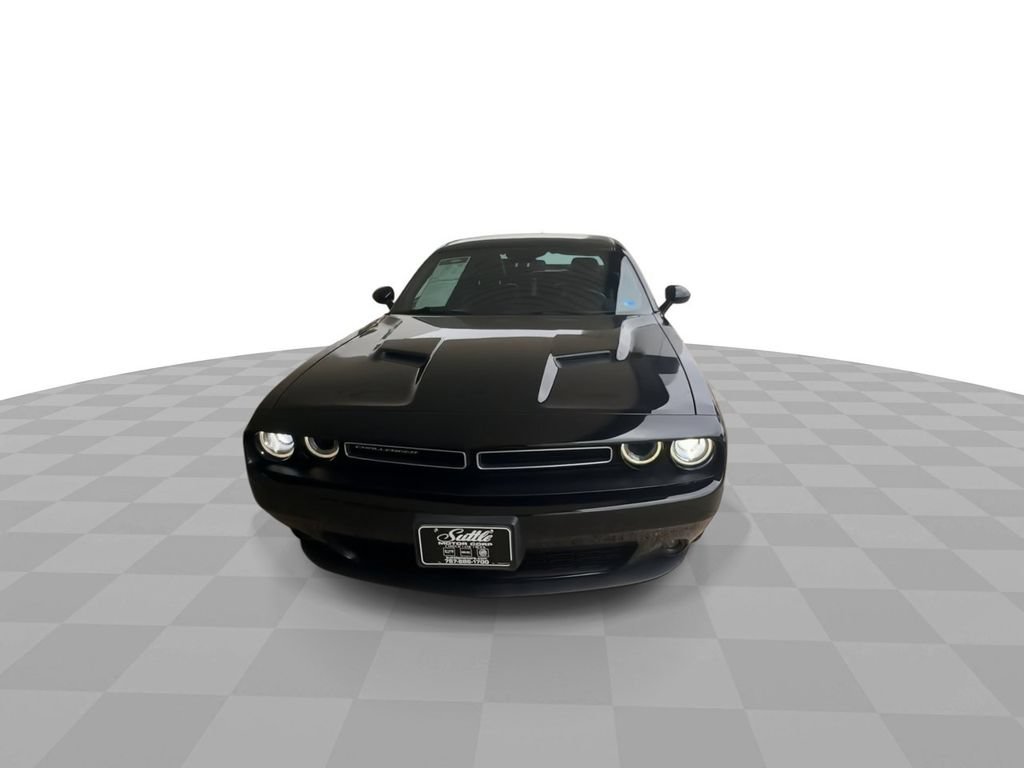 Used 2023 Dodge Challenger SXT w/ Plus Package RWD image 3