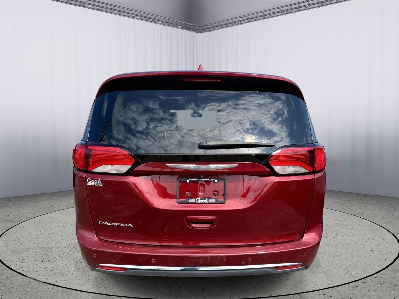 Used 2018 Chrysler Pacifica Touring-L Plus image 37