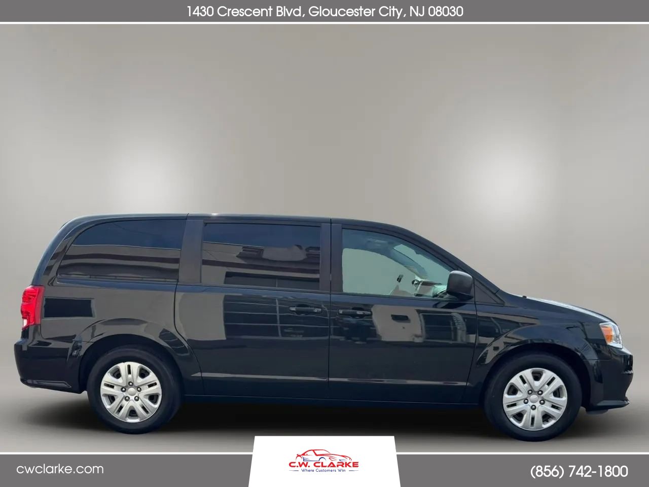 Used 2018 Dodge Grand Caravan SE w/ UConnect Hands-Free Group image 5