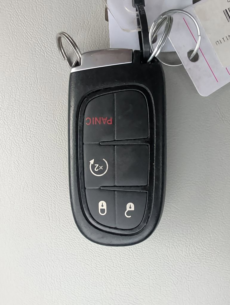 Used 2020 Jeep Cherokee Latitude Plus w/ Cold Weather Group image 18