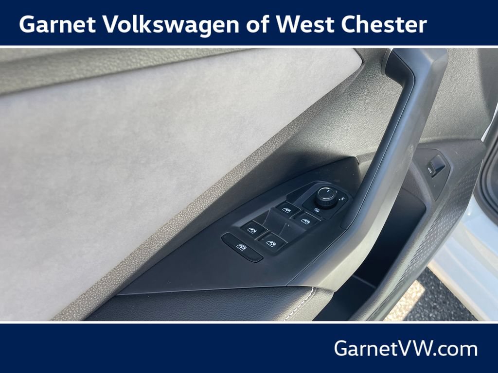 New 2026 Volkswagen Jetta SE FWD image 11