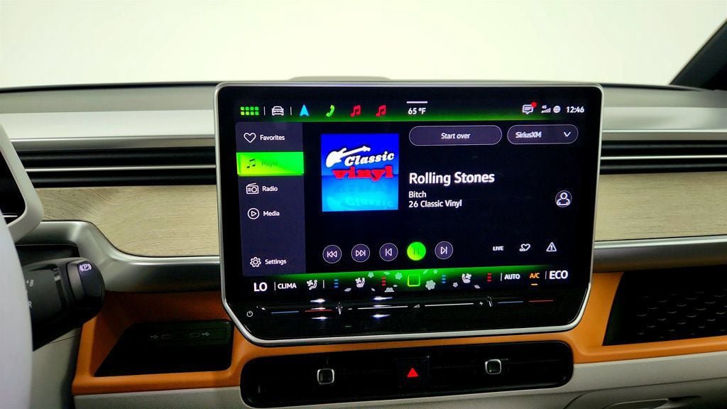 Used 2025 Volkswagen ID. Buzz 1st Edition RWD image 19