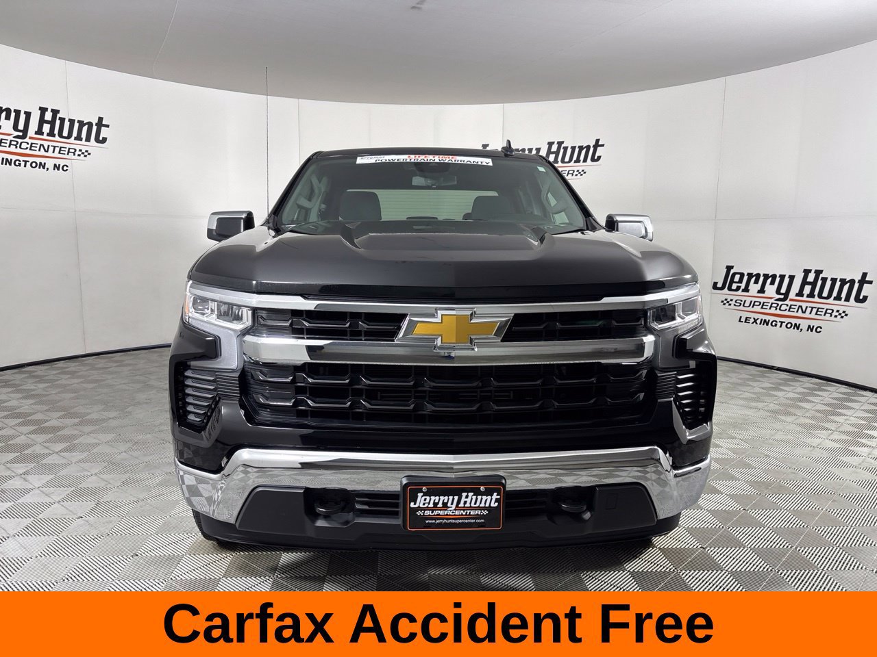 Used 2024 Chevrolet Silverado 1500 LT AWD/4WD image 3