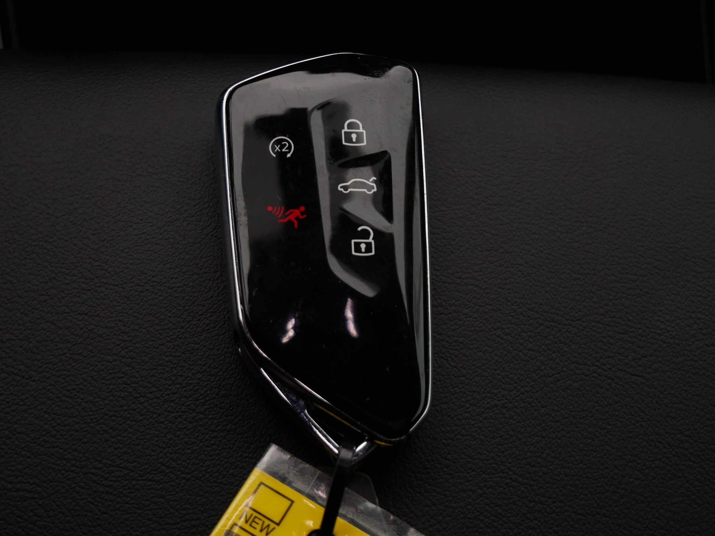 Used 2024 Volkswagen Atlas SEL AWD/4WD image 32