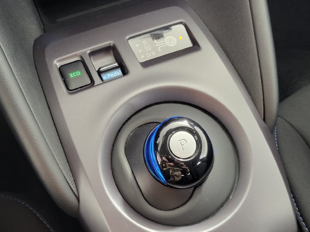 Used 2025 Nissan Leaf S FWD image 20