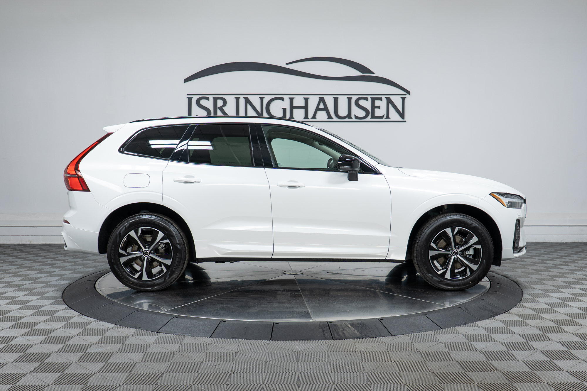 New 2026 Volvo XC60 B5 Core w/ Climate Package AWD/4WD image 4
