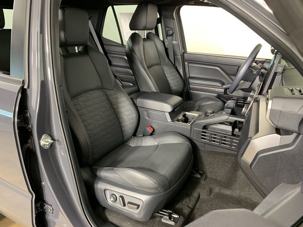Used 2025 Toyota 4Runner TRD Sport Premium AWD/4WD image 38