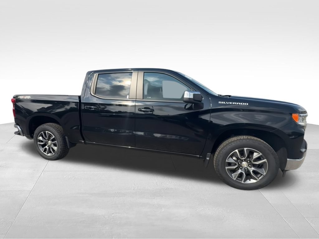 Used 2023 Chevrolet Silverado 1500 LT AWD/4WD image 2