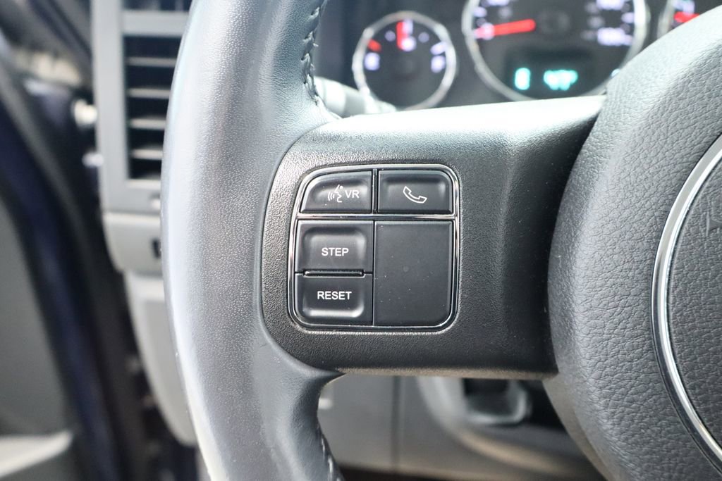 Used 2012 Jeep Liberty Sport AWD/4WD image 29