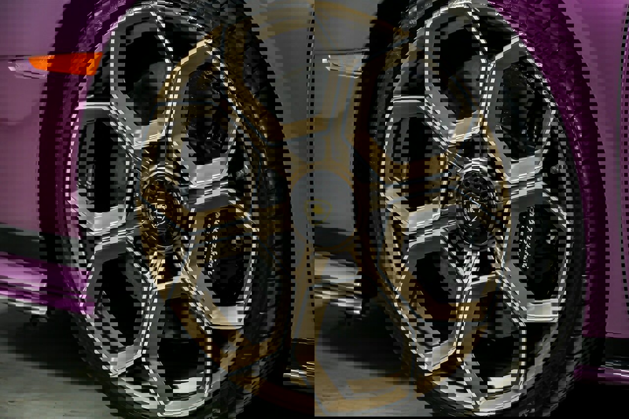 Used 2023 Lamborghini Huracan Tecnica image 11