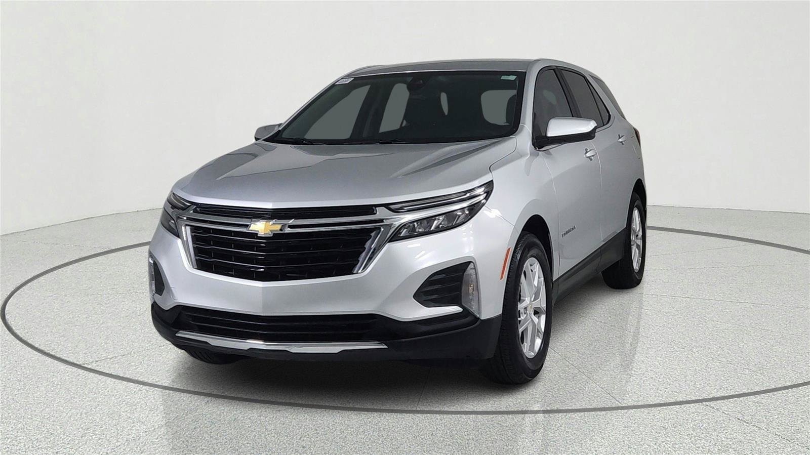 Used 2022 Chevrolet Equinox LT FWD image 2