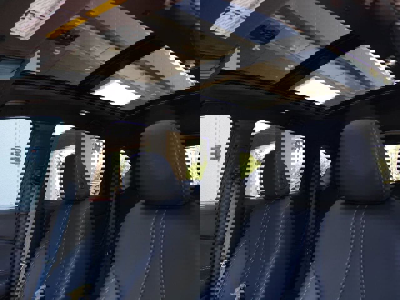 Used 2025 Acura RDX SH-AWD image 16