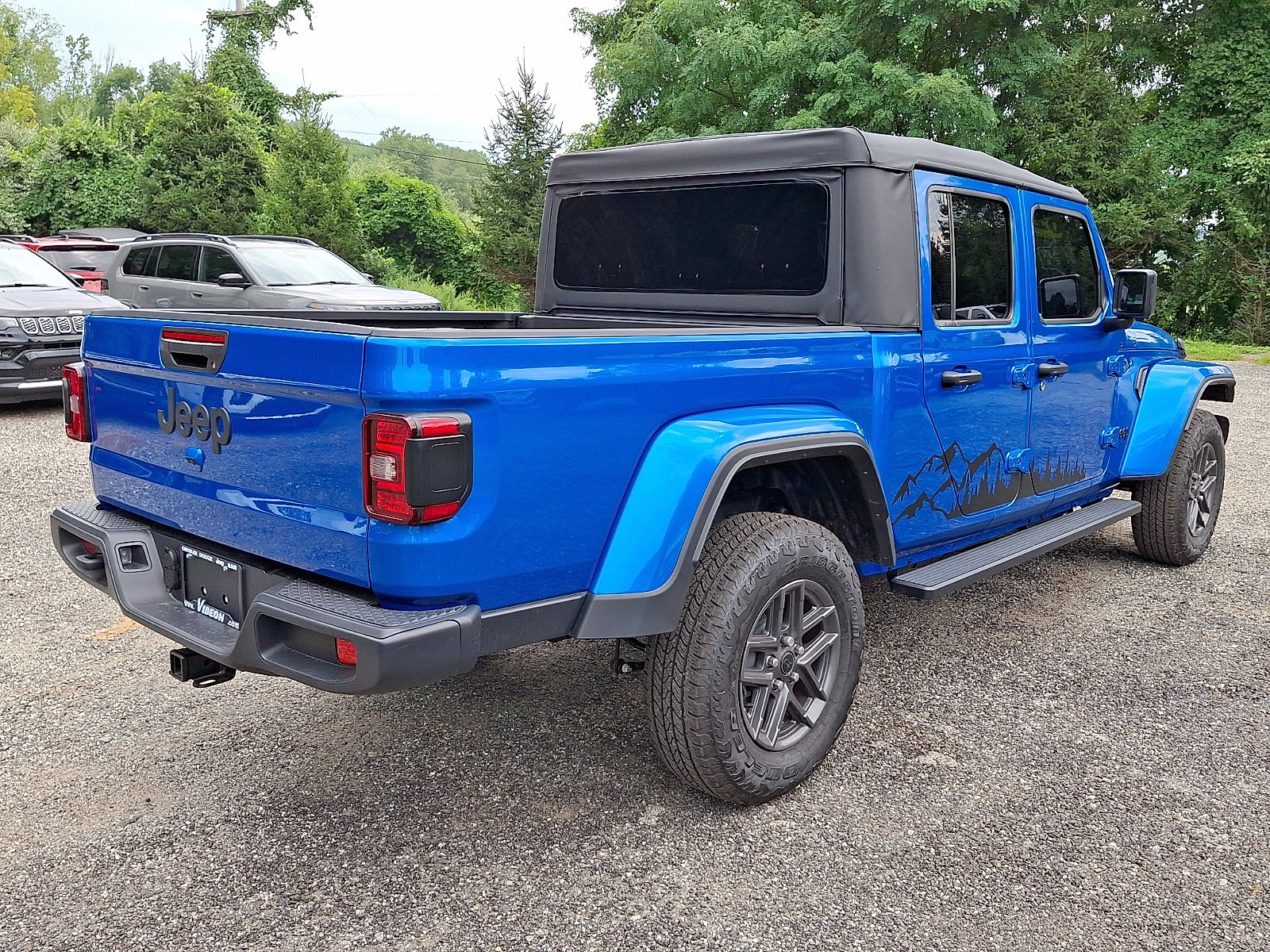 Certified 2025 Jeep Gladiator Sport AWD/4WD image 6