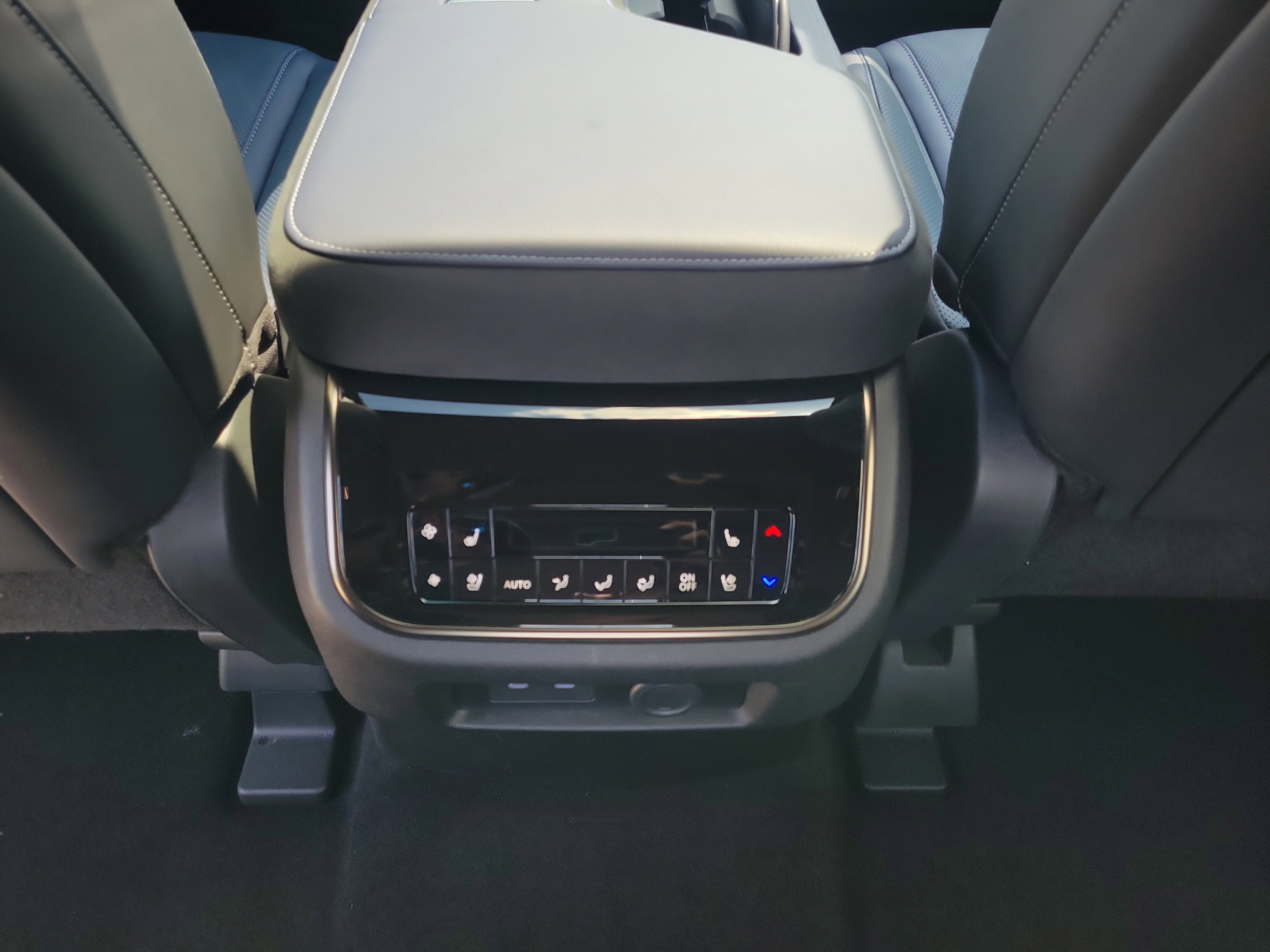 Certified 2026 INFINITI QX80 4WD w/ Sport Exterior Package image 24