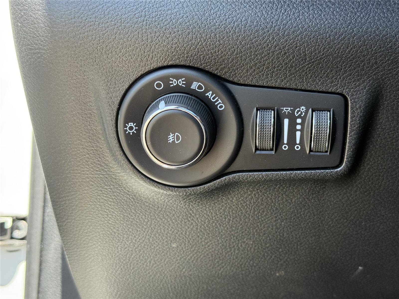 Used 2022 Jeep Compass High Altitude AWD/4WD image 13